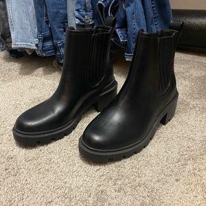 Universal Thread Black Booties